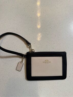 Coach Black and Cream Leather Wristlet Card Pouch